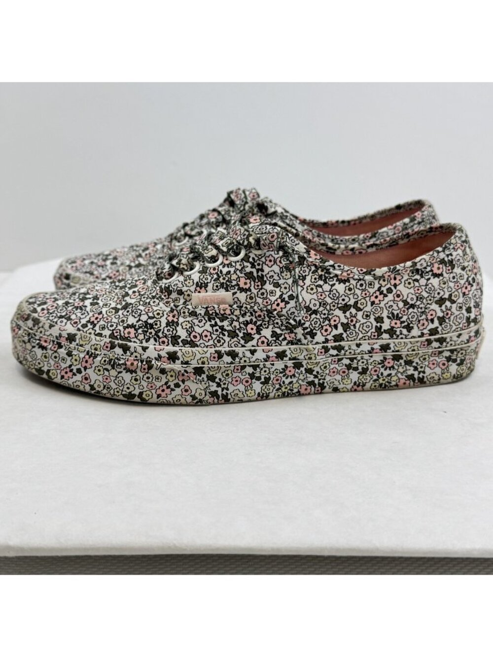 Vans Multicolor Floral Canvas Sneakers Sz 6.5M / 8W Lace Up Low Top 721356